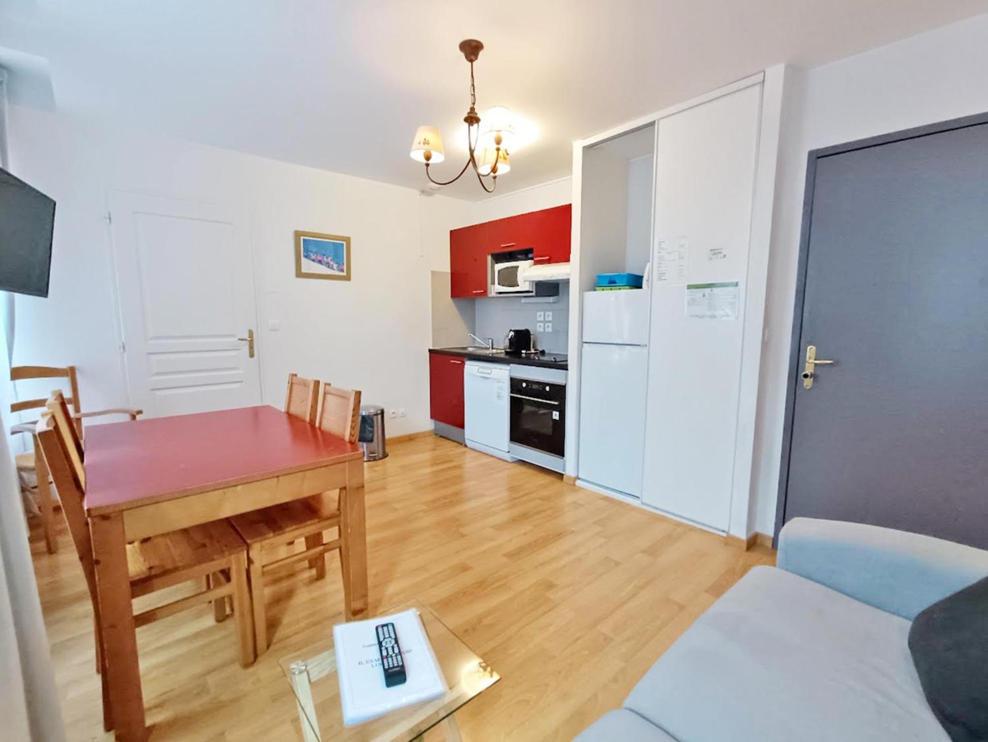 Ferienwohnung Il Etait Une Fois Luchon, T2, Centre Luchon, Wifi, Casier A Skis, Ascenseur, 4 Personnes Bagnères-de-Luchon Exterior foto