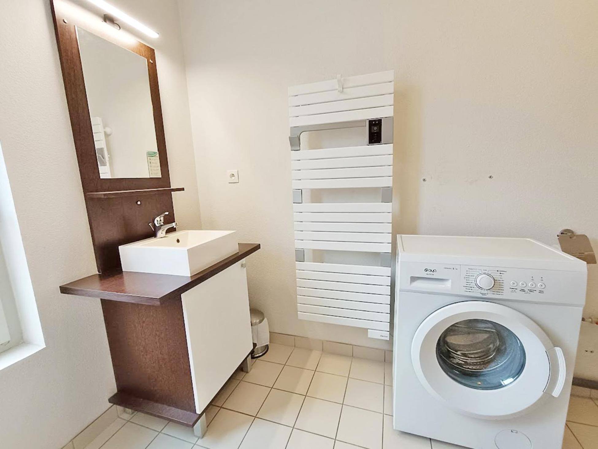 Ferienwohnung Il Etait Une Fois Luchon, T2, Centre Luchon, Wifi, Casier A Skis, Ascenseur, 4 Personnes Bagnères-de-Luchon Exterior foto